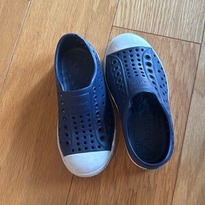 Blue native Jefferson size 9